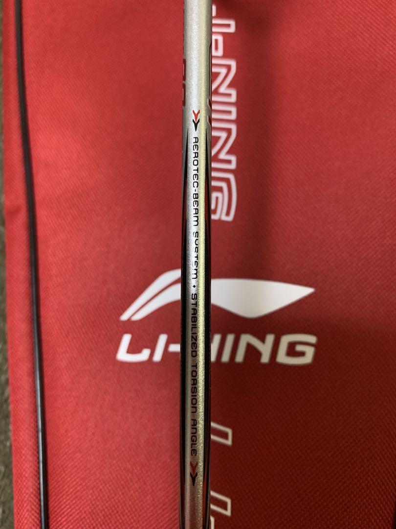 リーニンのバドミントンラケット