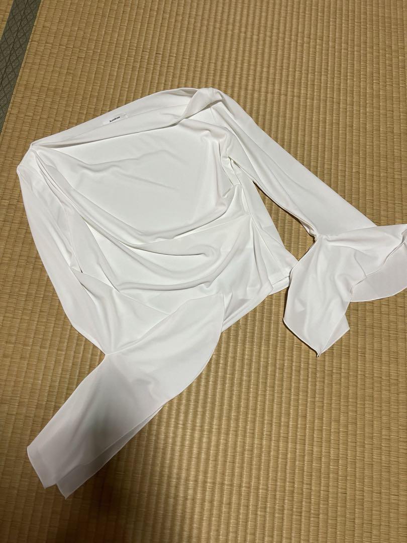 ドレープネックカフススリーブブラウス