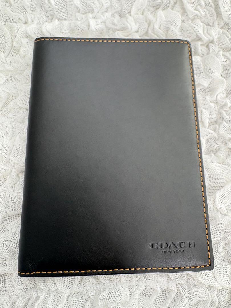 COACH ブラック パスポートケース