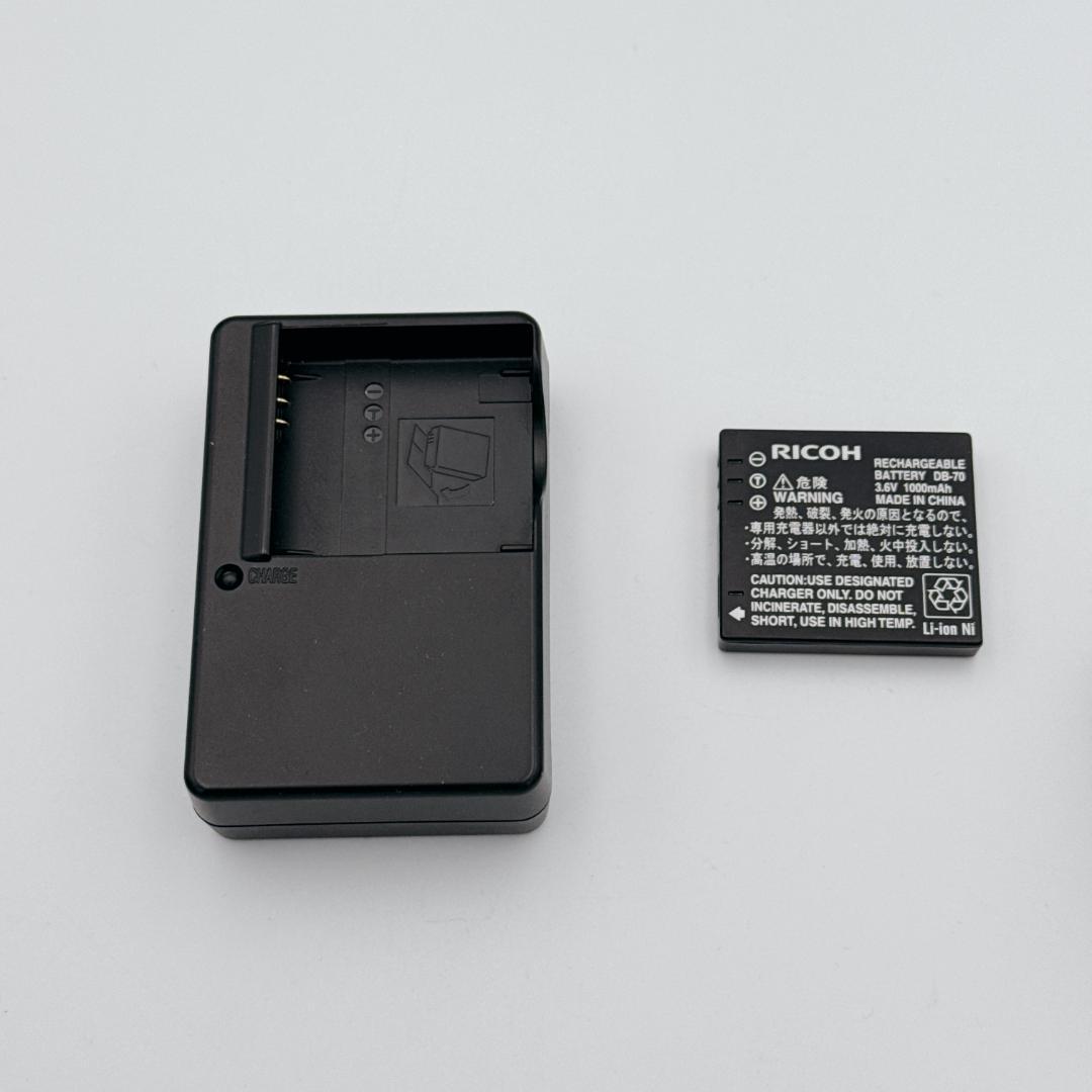 【極美品】RICOH リコー コンパクトデジタルカメラ R8 ブラック 【極美品】RICOH リコー コンパクトデジタルカメラ R8 ブラック