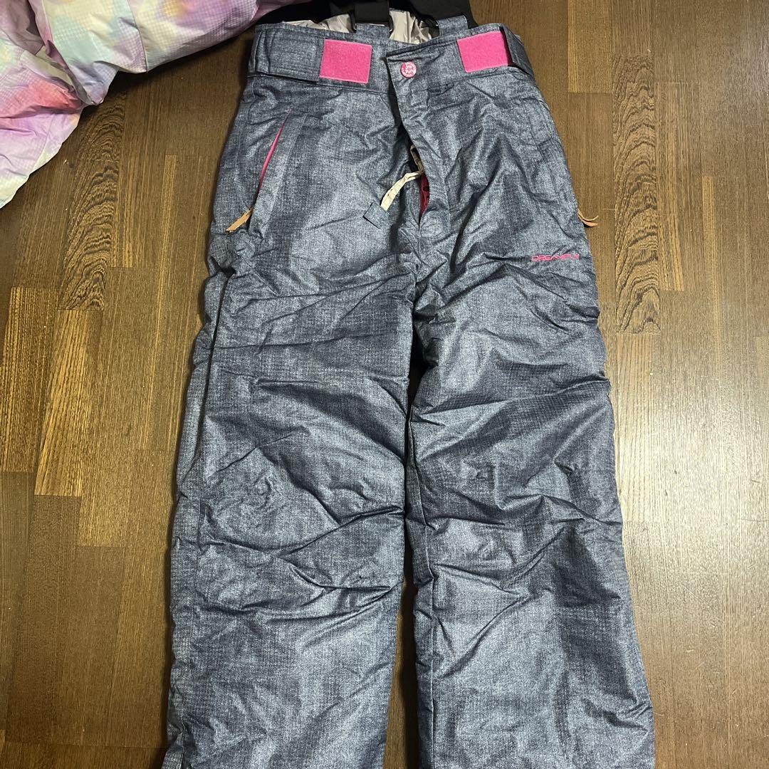 美品！スキー、スノボウエア　子ども用　140センチ