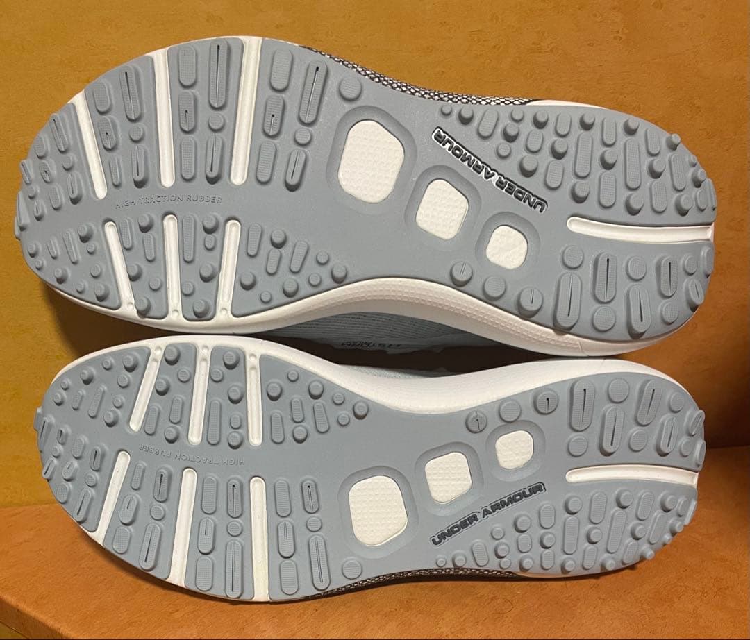 【新品・未使用】UAファントム ゴルフ ボア スパイクレス ワイド