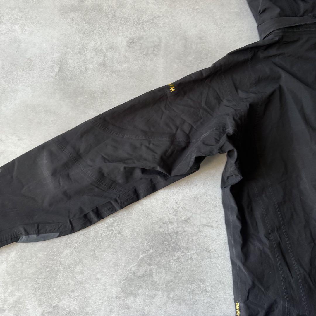 Columbia GORE-TEX マウンテンパーカー Mサイズ 古着