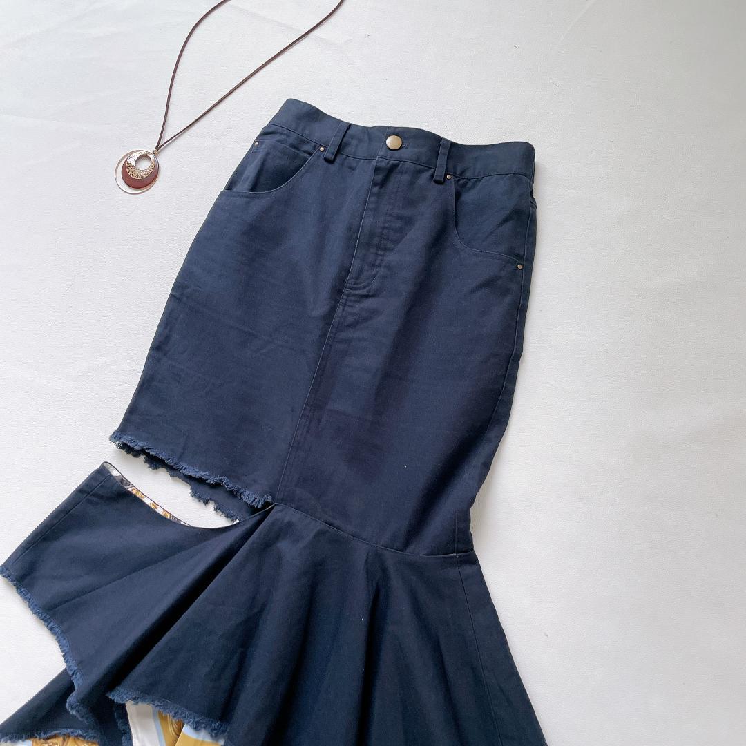 【美品】AMERI　チラ見せ効果でセクシー！女性らしく着こなせるスカート