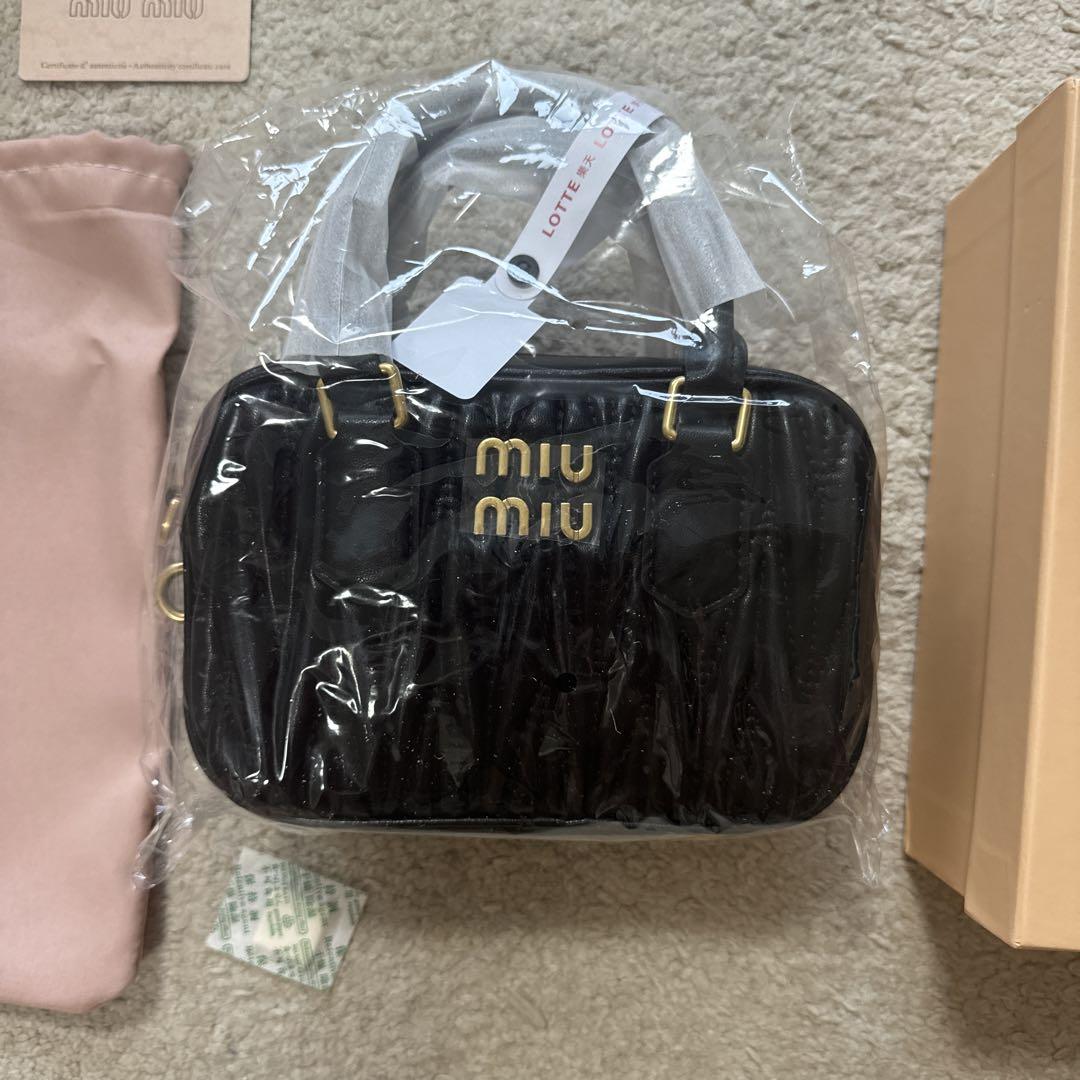 Miu Miu ミュウミュウ アルカディ マテラッセレザー ミニバッグ 画像2