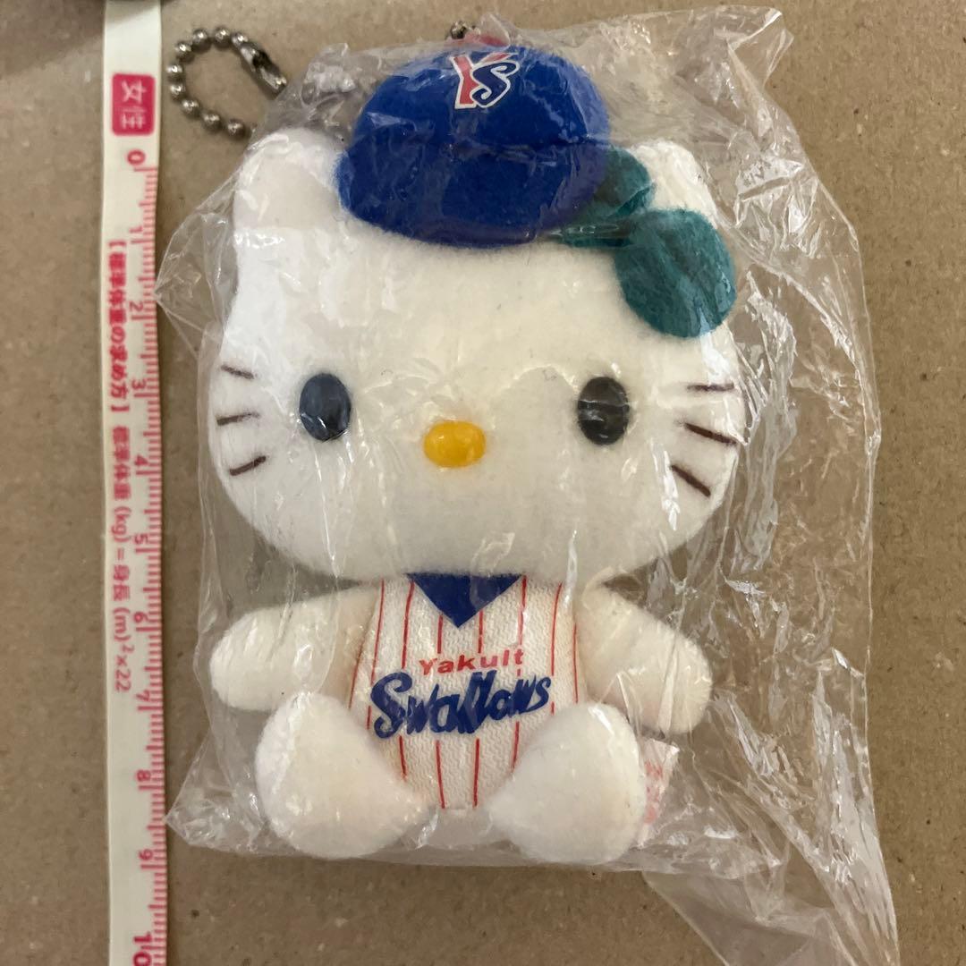 ヤクルトキティ ヤクルトスワローズ キティ ボールチェーンキーホルダー - メルカリ