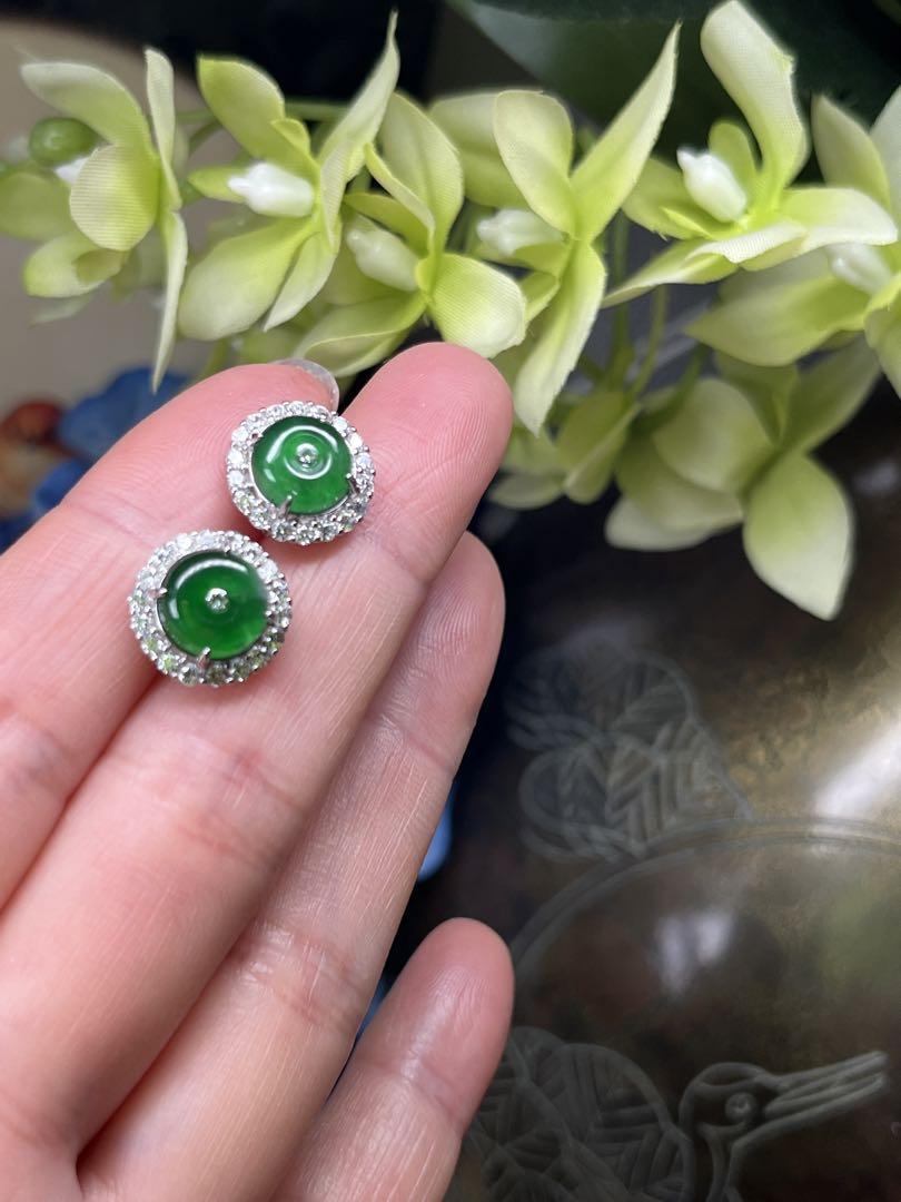 貴重品‼️新入荷❣️ミャンマー産A貨翡翠　鮮やかな氷陽緑平安玉壁ピアス　鑑定書付き