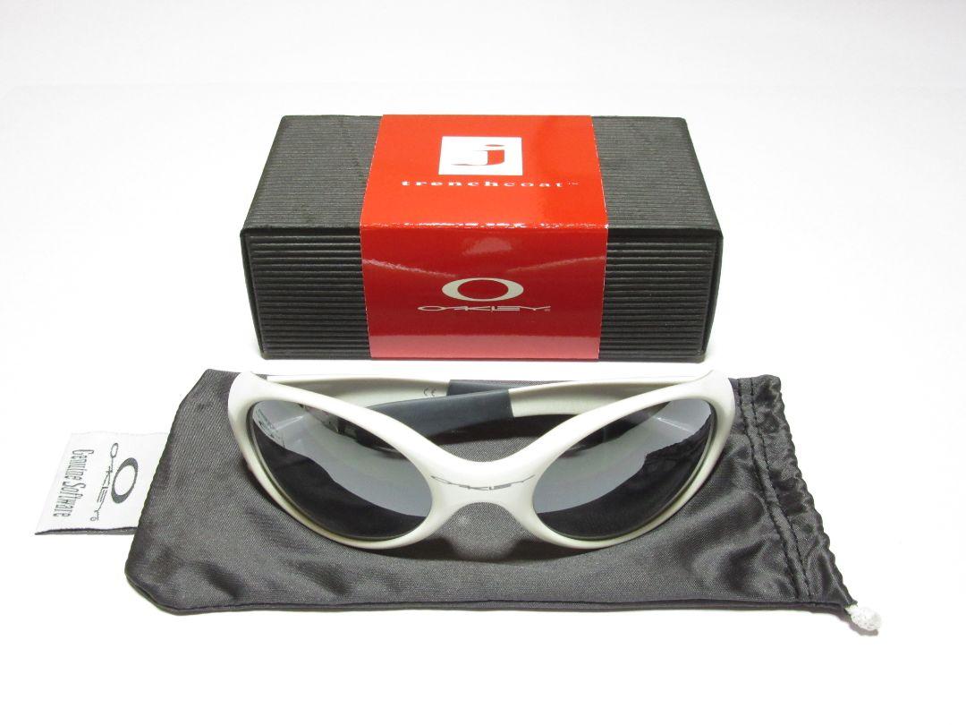 Oakley トレンチコートサングラス