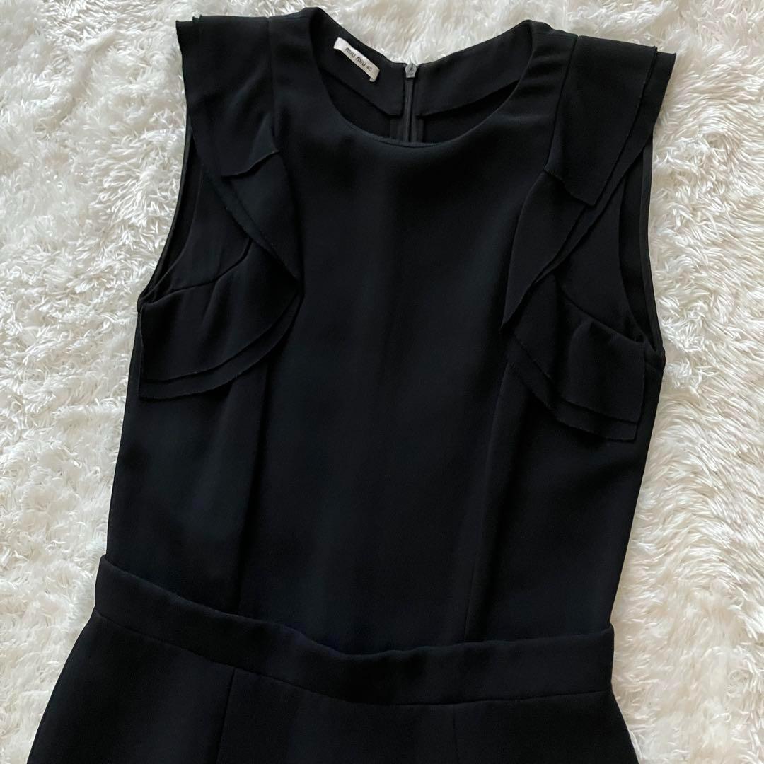★ Miu Miu / ミュウミュウ ★ ノースリーブ ドレス MF4803 ミュウミュウ フリル ノースリーブ ワンピース ドレス フレア 黒