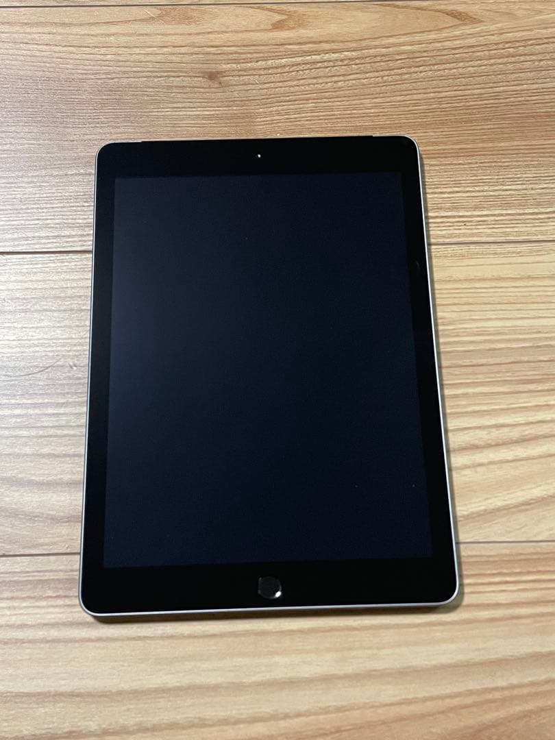Apple iPad シルバー 第6世代 32GB Wi-Fi Cellular