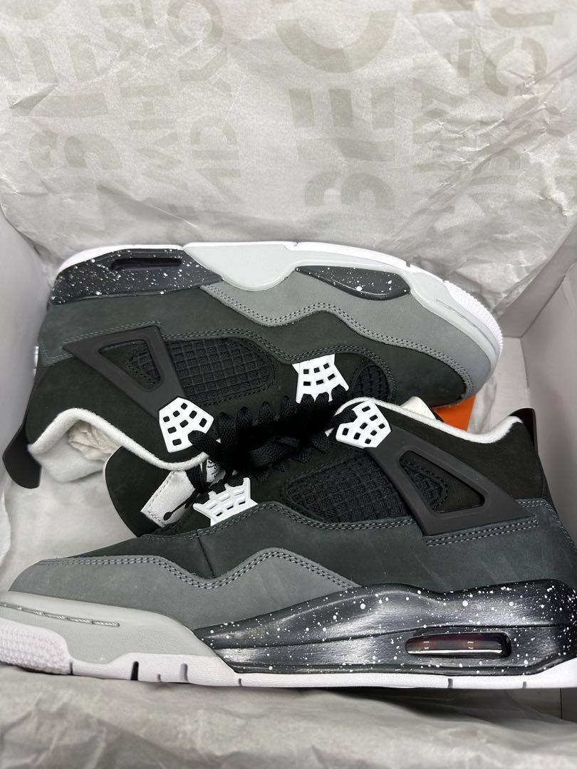 Air Jordan 4 グレー/ブラック/ホワイト 新品 Air Jordan 4 グレー/ブラック/ホワイト エアジョーダン
