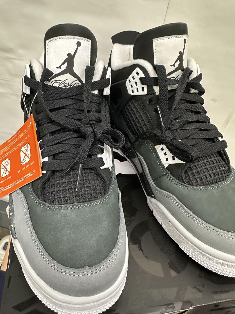 Air Jordan 4 グレー/ブラック/ホワイト 新品 Air Jordan 4 グレー/ブラック/ホワイト エアジョーダン