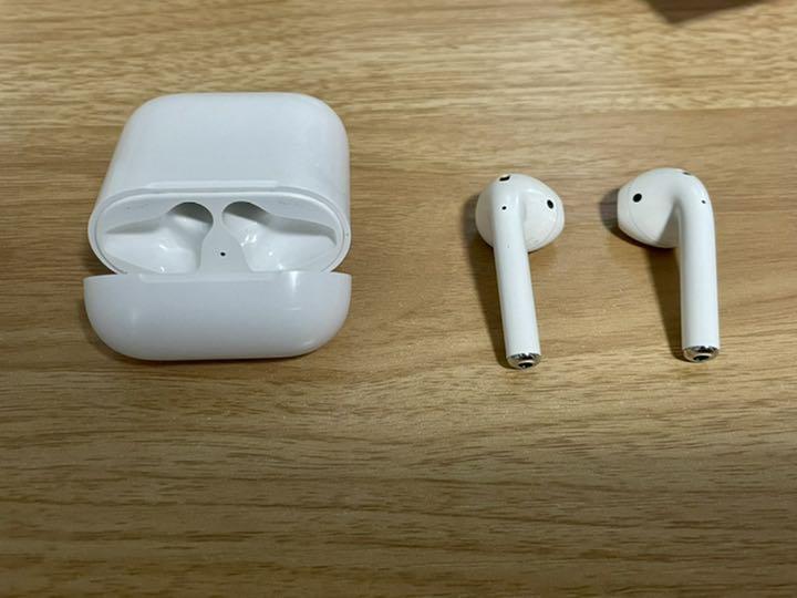 アップルの AirPods 正規品 付属品箱完品 エアーポッズ JESwU-m54460488218 第一世代 第1世代 箱付き エアーポッ