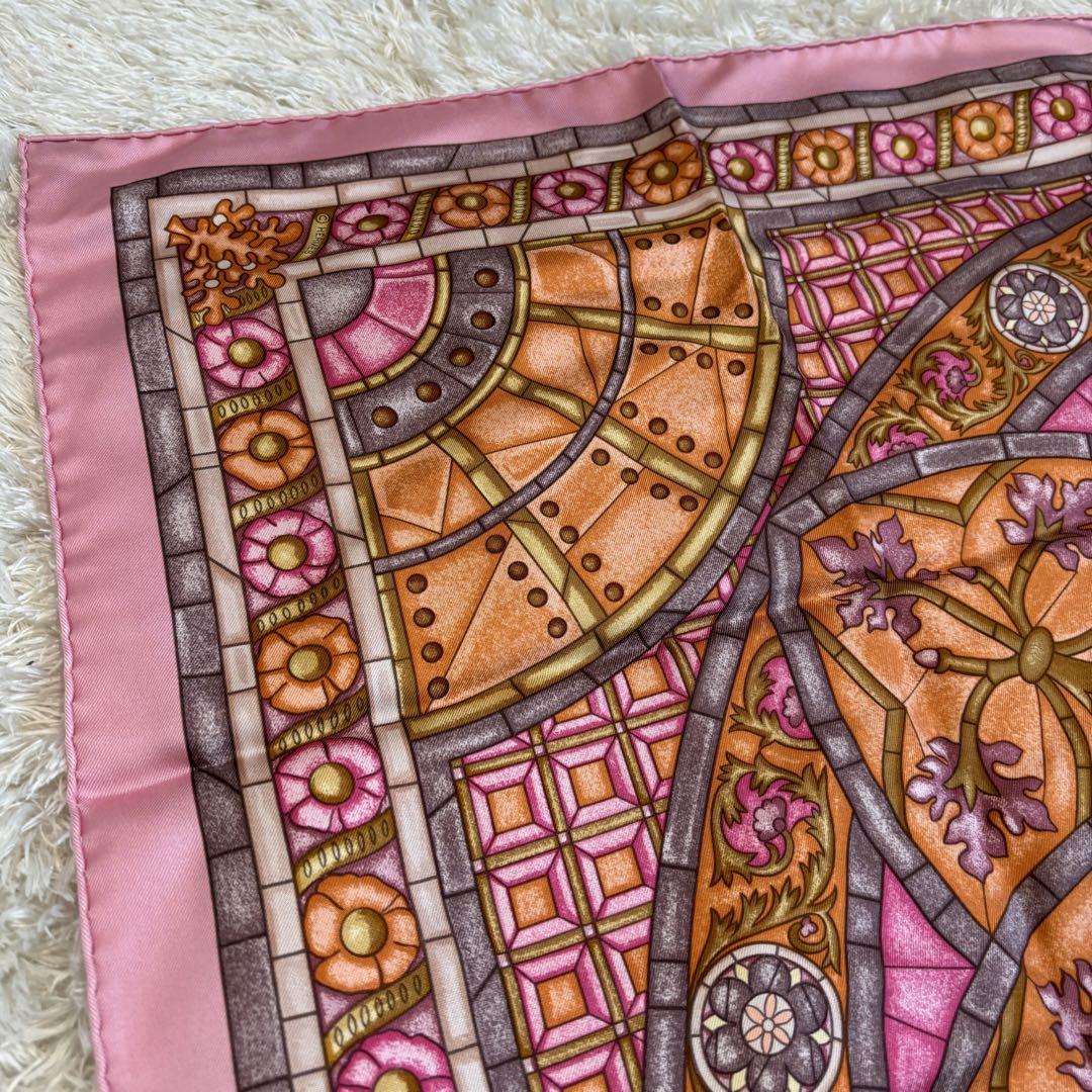 激安超安値 超レア！極美品✨HERMESエルメス パリの灯 カレ90 ピンク 小物