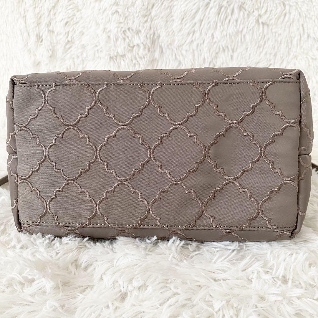 CHECKER CLOVER