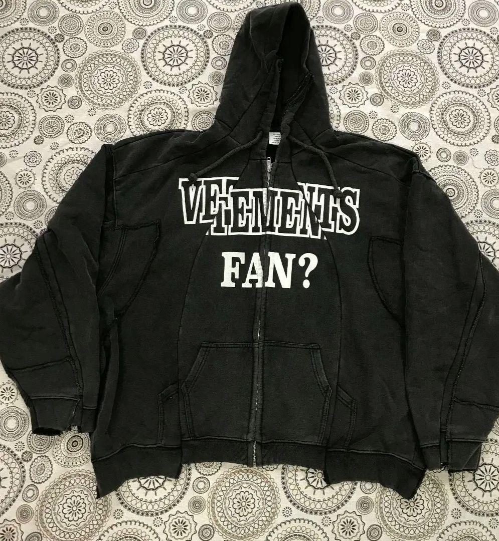 VETEMENTS ロゴプリントジップパーカー L