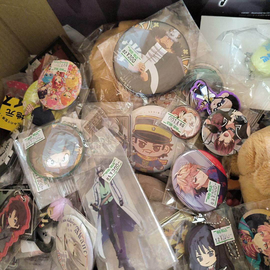 アニメ キャラクター 小物 缶バッジ、紙類 まとめ売り 100サイズ