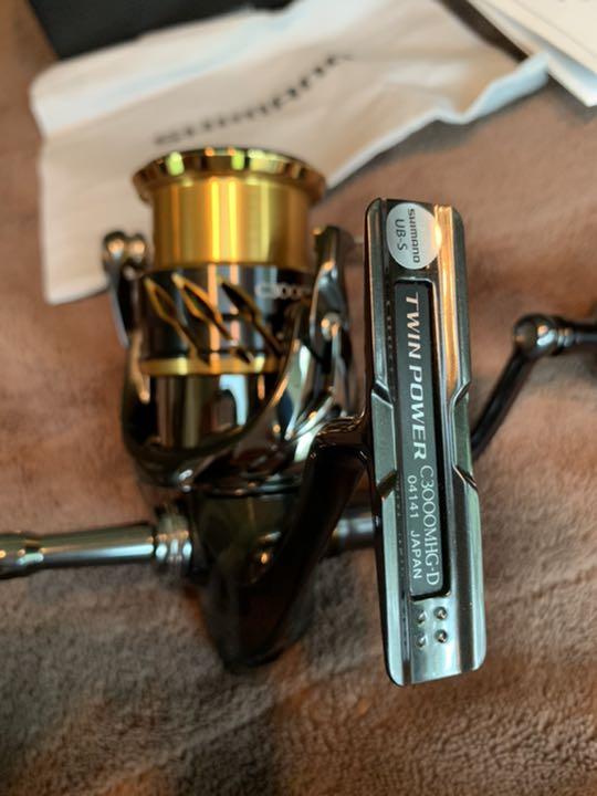 シマノ SHIMANO 20ツインパワー 2500S ハンドル純正のみ 新年の贈り物 【アウトレット☆送料無料】 20ツインパワー 2500S(ハンドル純正のみ) SHIMANO シマノ リール