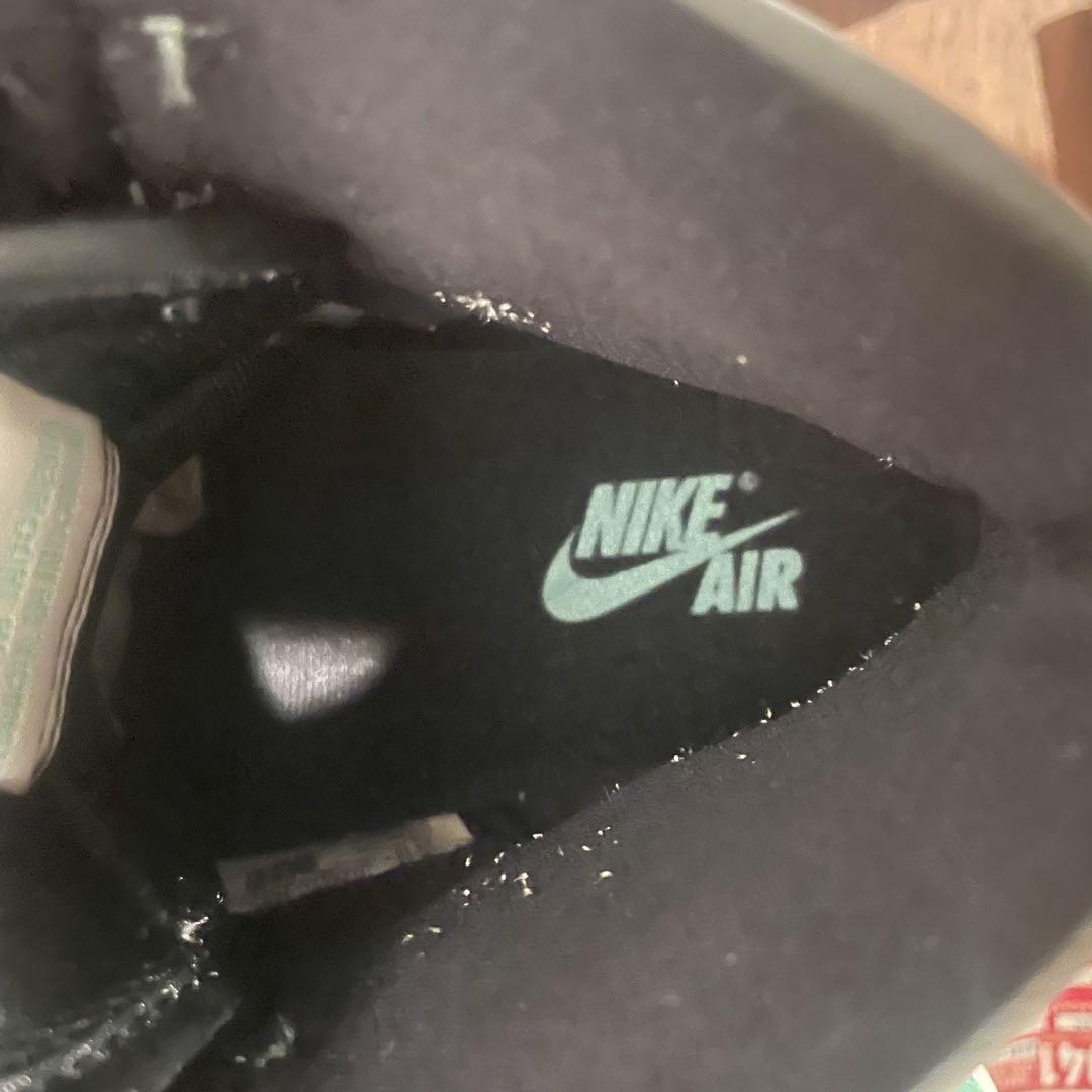 AIR JORDAN