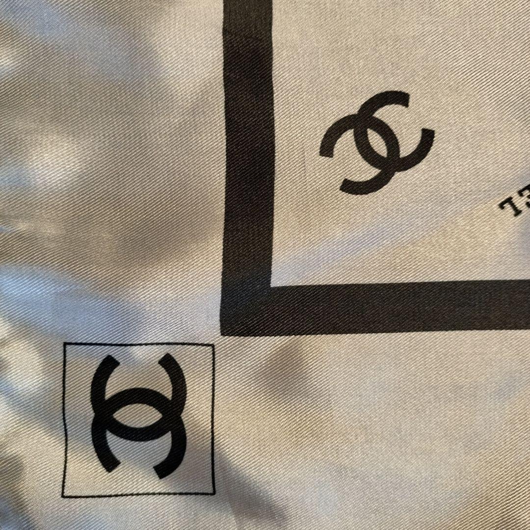 CHANEL シルクスカーフ
