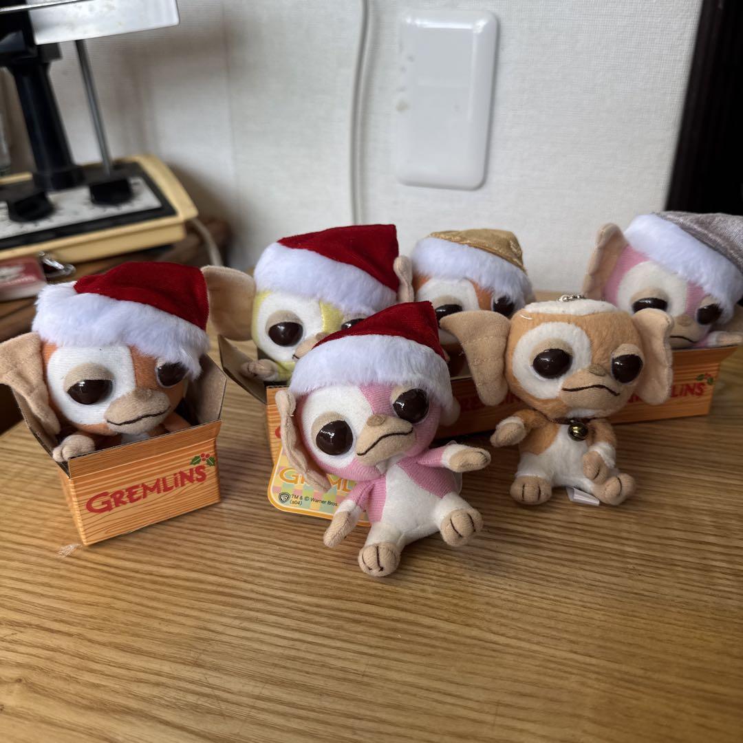 GREMLINS 2 ギズモ サンタぬいぐるみ　箱付き Gremlins サンタ帽子付きぬいぐるみ6体セット - メルカリ