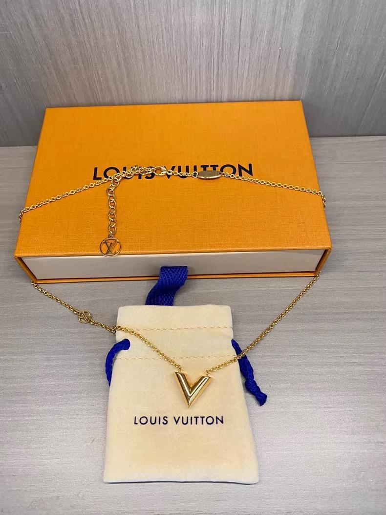 2日限定大幅値下⭐︎Louis Vuitton V字型ネックレス M31088 2日限定大幅値下⭐︎Louis Vuitton V字型ネックレス M31088
