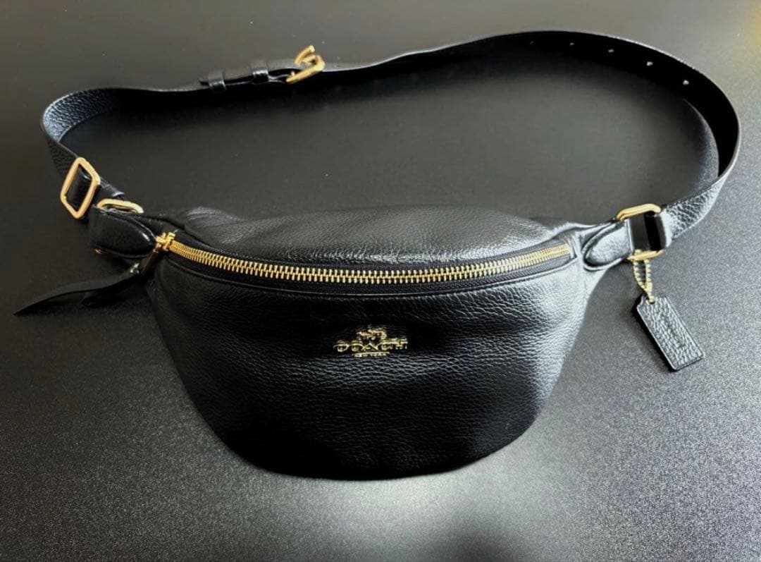 COACH ボディバッグ 革 黒 ユニセックス