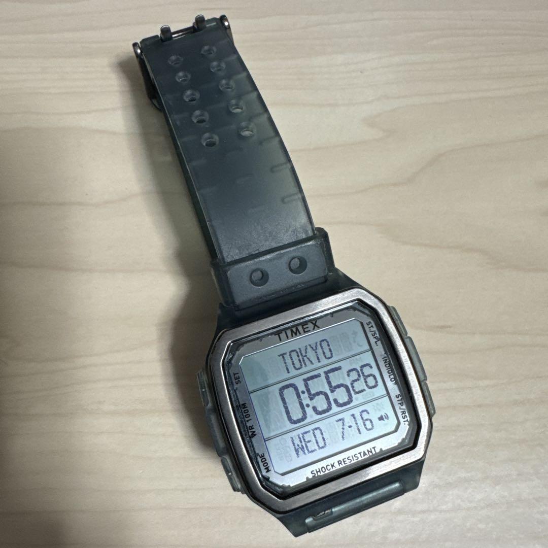 【美品】TIMEX コマンドアーバン TW2U56500 腕時計 グレー TIMEX コマンドアーバン TW2U56500 デジタル腕時計 - メルカリ