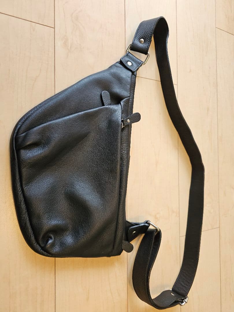 DAYSART デイズアート 牛革ボディバッグ ブラック