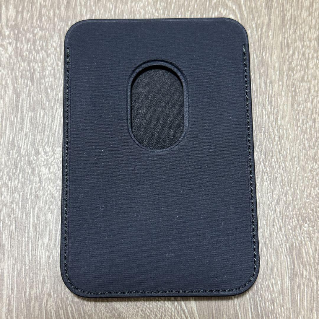 MagSafe対応iPhoneファインウーブンウォレット - ブラックベリー