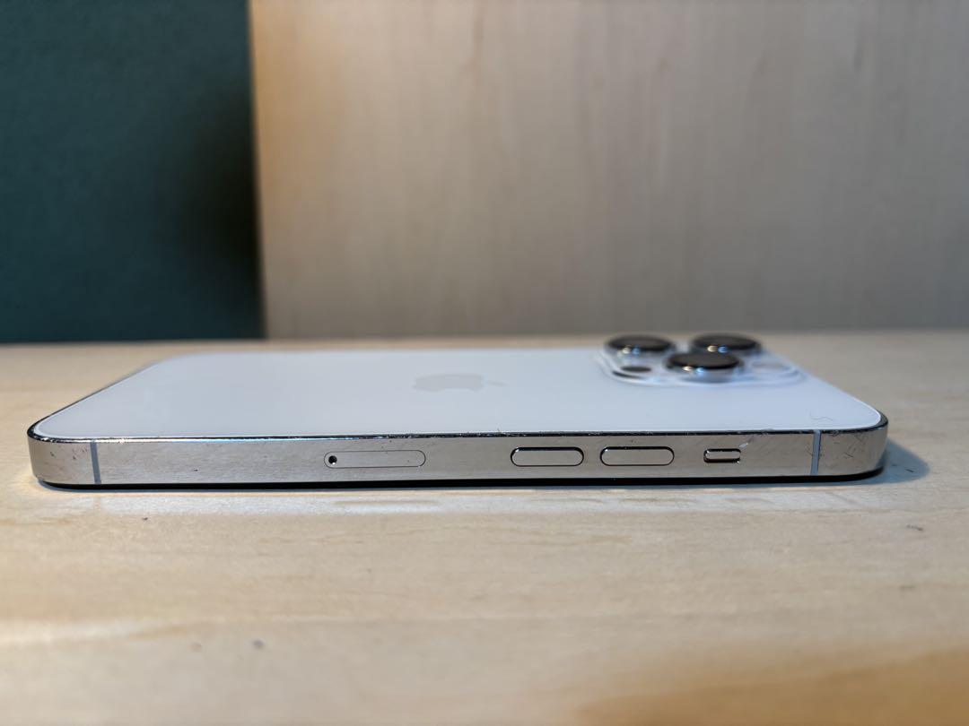 iPhone 14 Pro シルバー