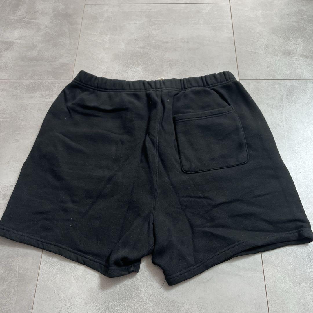 ESSENTIALSハーフパンツ　Lサイズ