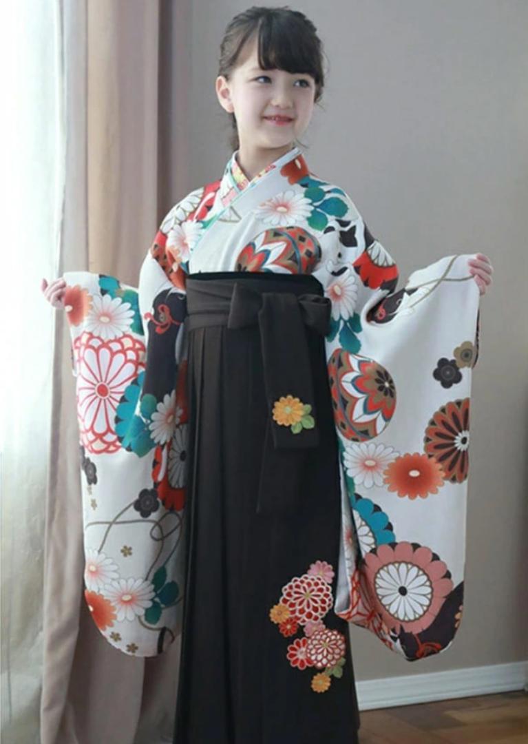 CC送料込みちりめん着物と刺繍入り袴セット[C4]150cm【M2947】