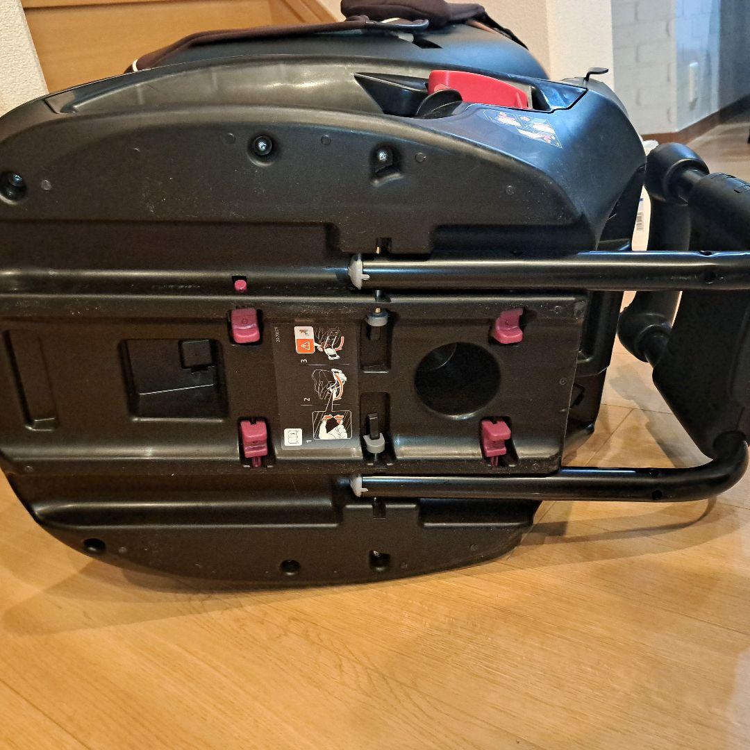 美品 エールベベ クルットNT2 プラウド 360℃回転式