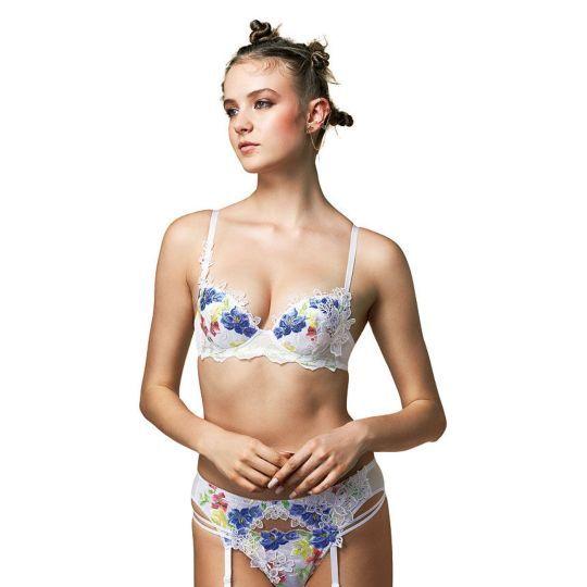 44%割引グレイ系日本最大のブランド サルート♥46G マダガスカル ...