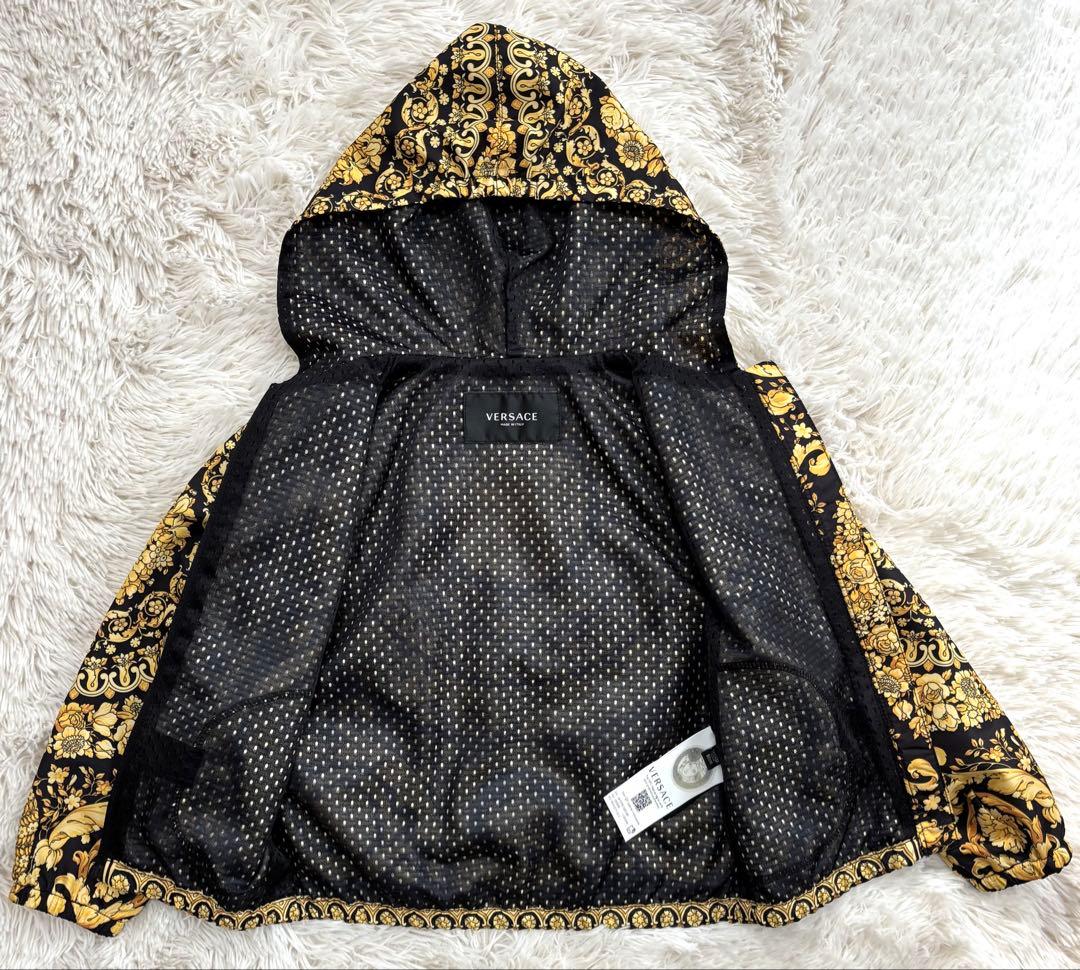 【美品】希少!ヴェルサーチ バロッコ 豪華デザイン ジャケット キッズ86cm 【美品】希少!ヴェルサーチ バロッコ 豪華デザイン ジャケット キッズ86cm