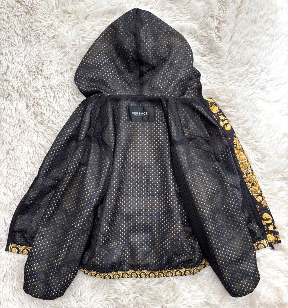 【美品】希少!ヴェルサーチ バロッコ 豪華デザイン ジャケット キッズ86cm 【美品】希少!ヴェルサーチ バロッコ 豪華デザイン ジャケット キッズ86cm