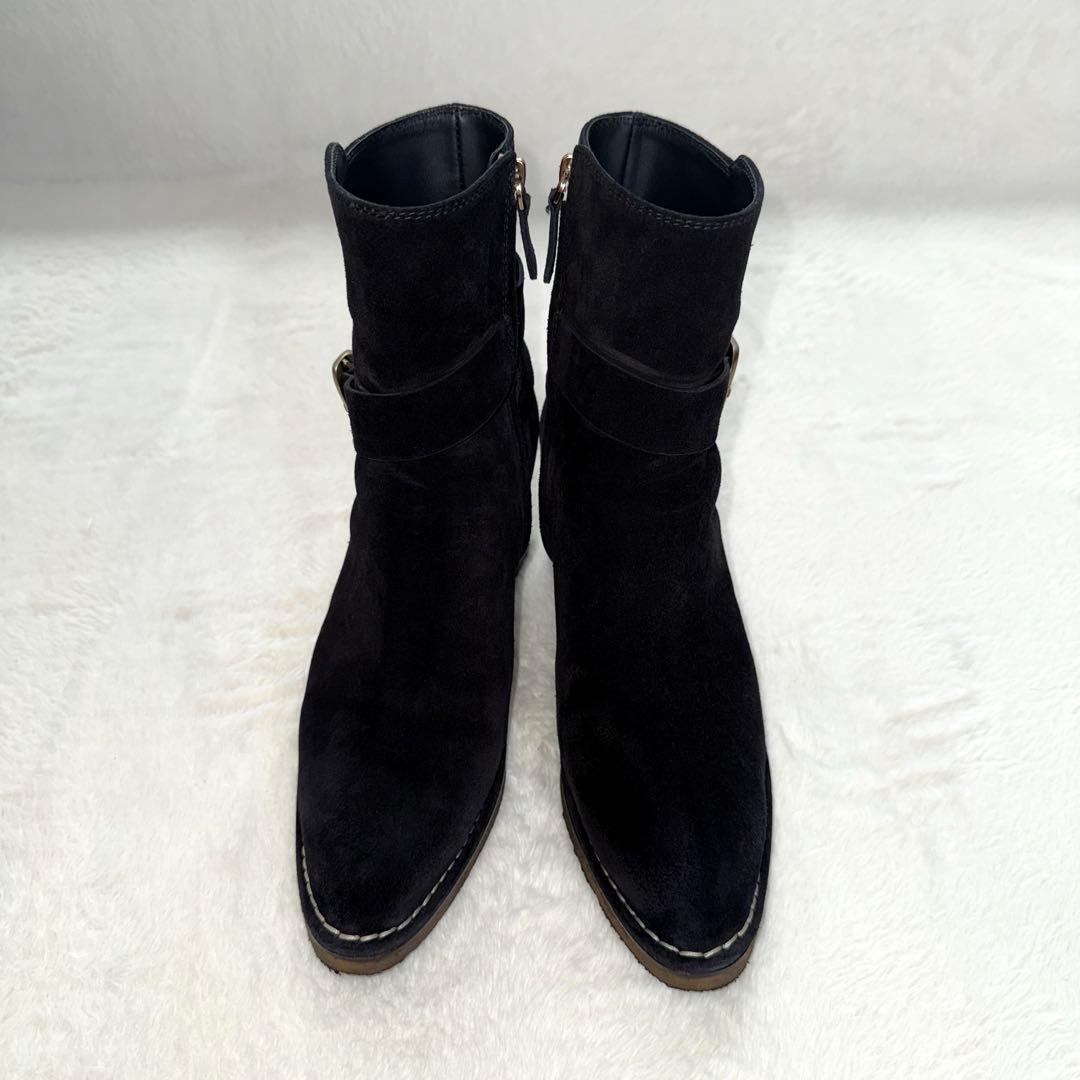 TOD'S黒 スエード バックル付ショートブーツ TOD'S黒 スエード バックル付ショートブーツ