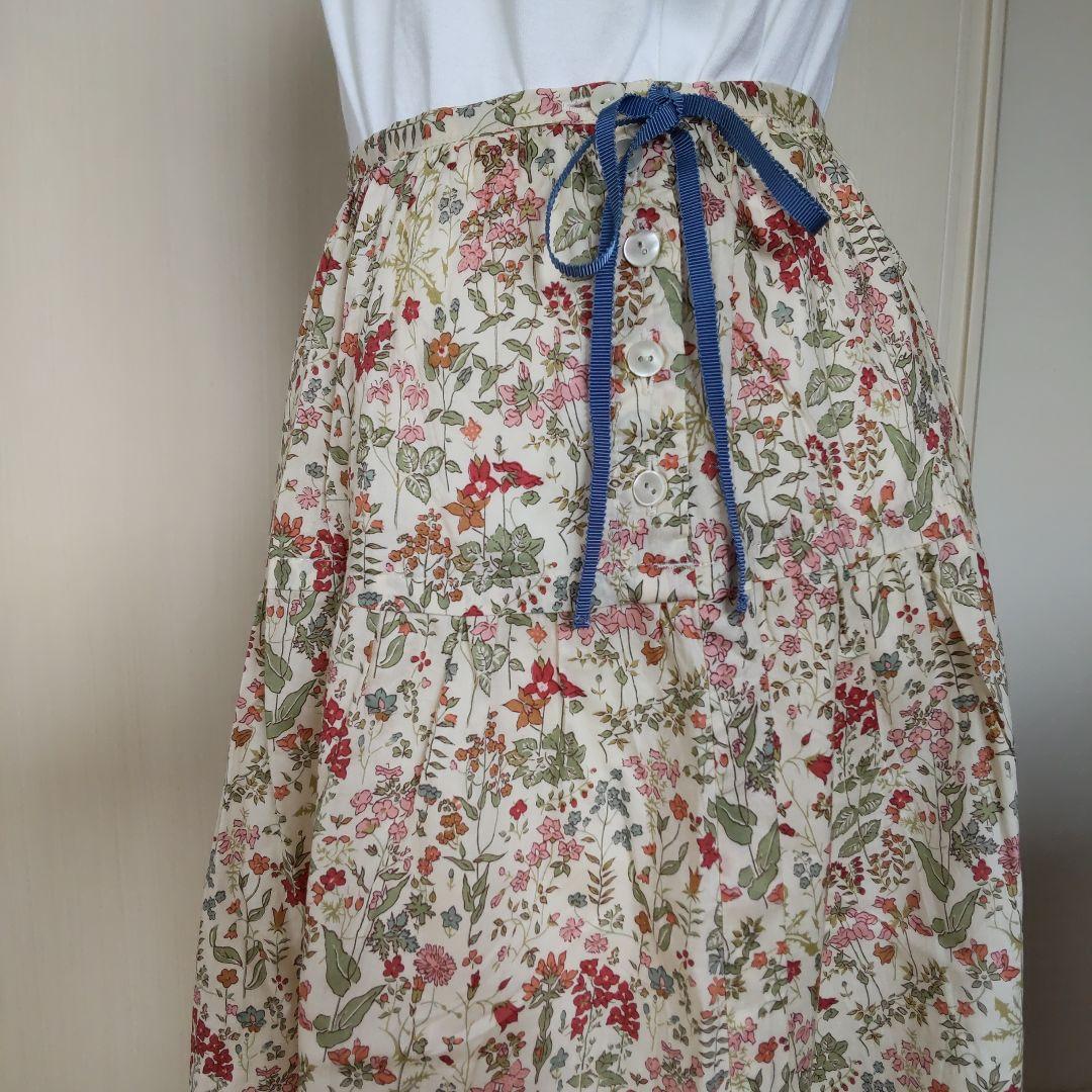 美品　ニーム　リバティ柄スカート リバティLIBERTY 花柄スカート 未使用 ブルーリボン ニームNIMES