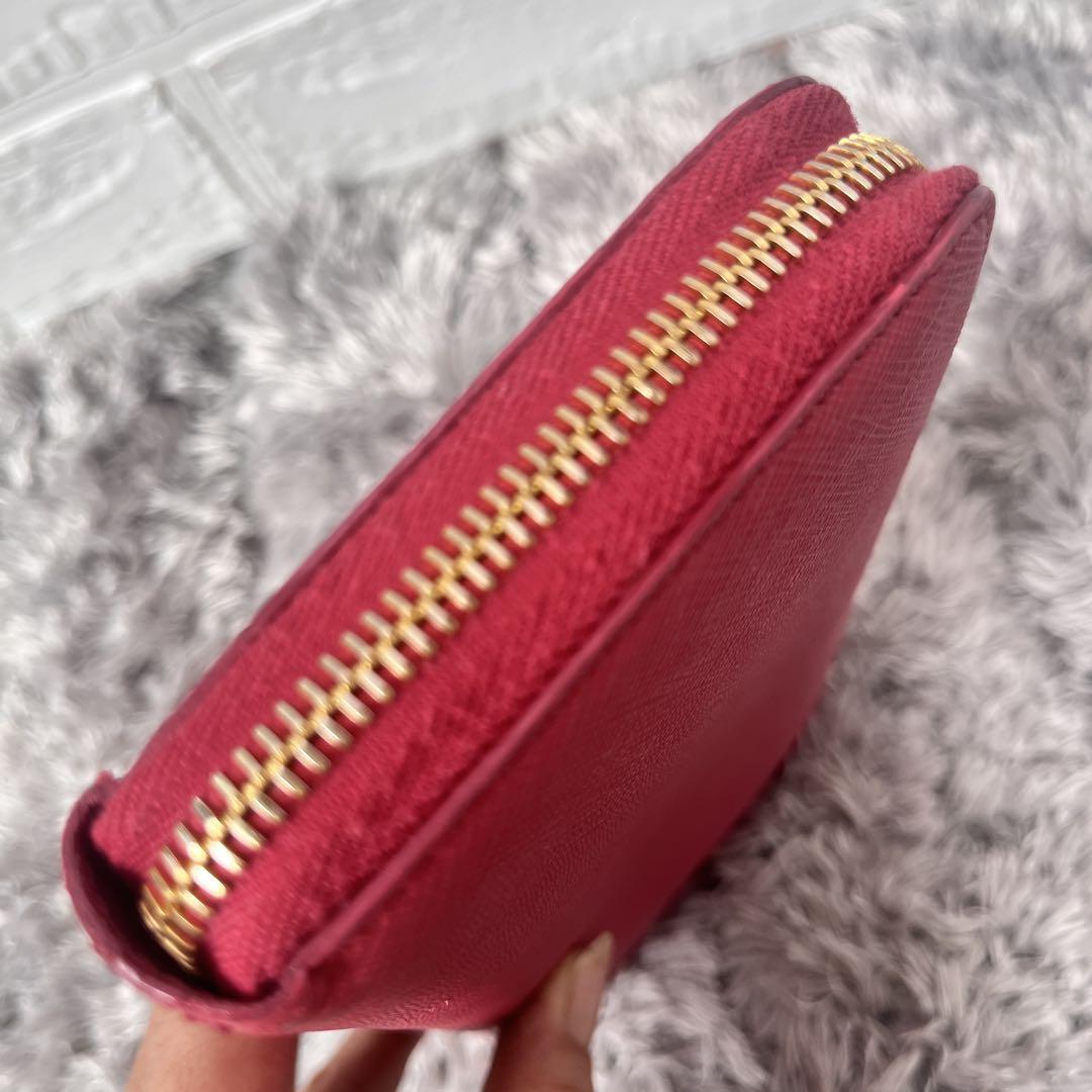 美品✨PRADA 大きめロゴ　 ラウンドファスナー　サフィアーノ　ピンクローズ