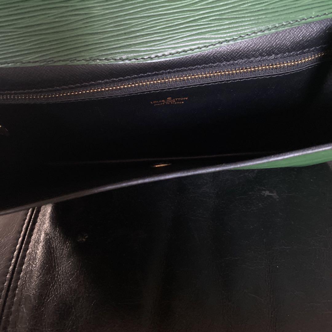 LOUIS VUITTON エピのクラッチバッグ