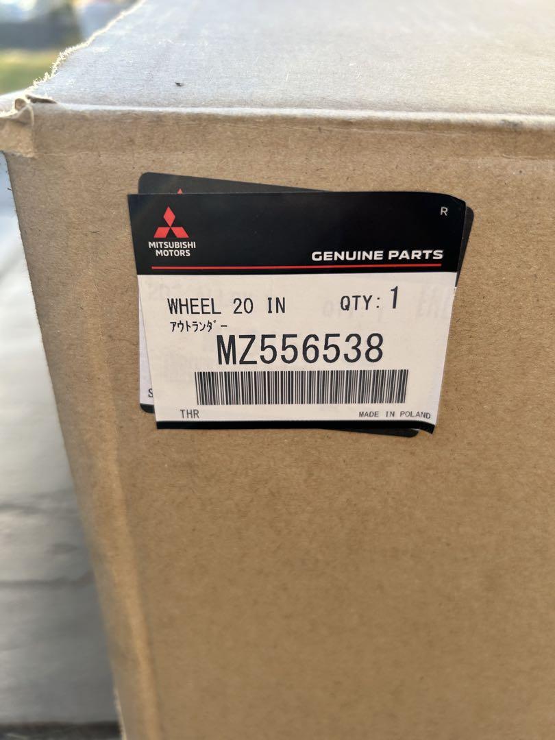 三菱アウトランダーPHEV 20インチ純正ホイール　4本セット
