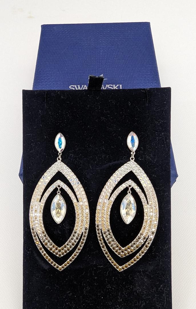 スワロフスキー　SWAROVSKI　ピアス スワロフスキー SWAROVSKI Tennis Deluxe Cluster Mixed ピアス