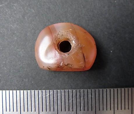 ★R1403★ 古代石 (227) イラン出土　印章石　サード瑪瑙ビーズ