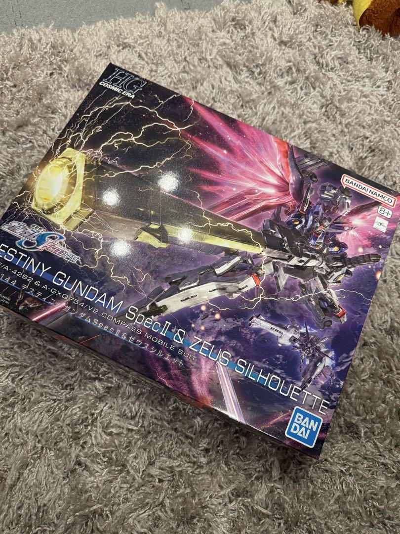 DESTINY GUNDAM Spec II & ZEUS SILHOUETTEロボット