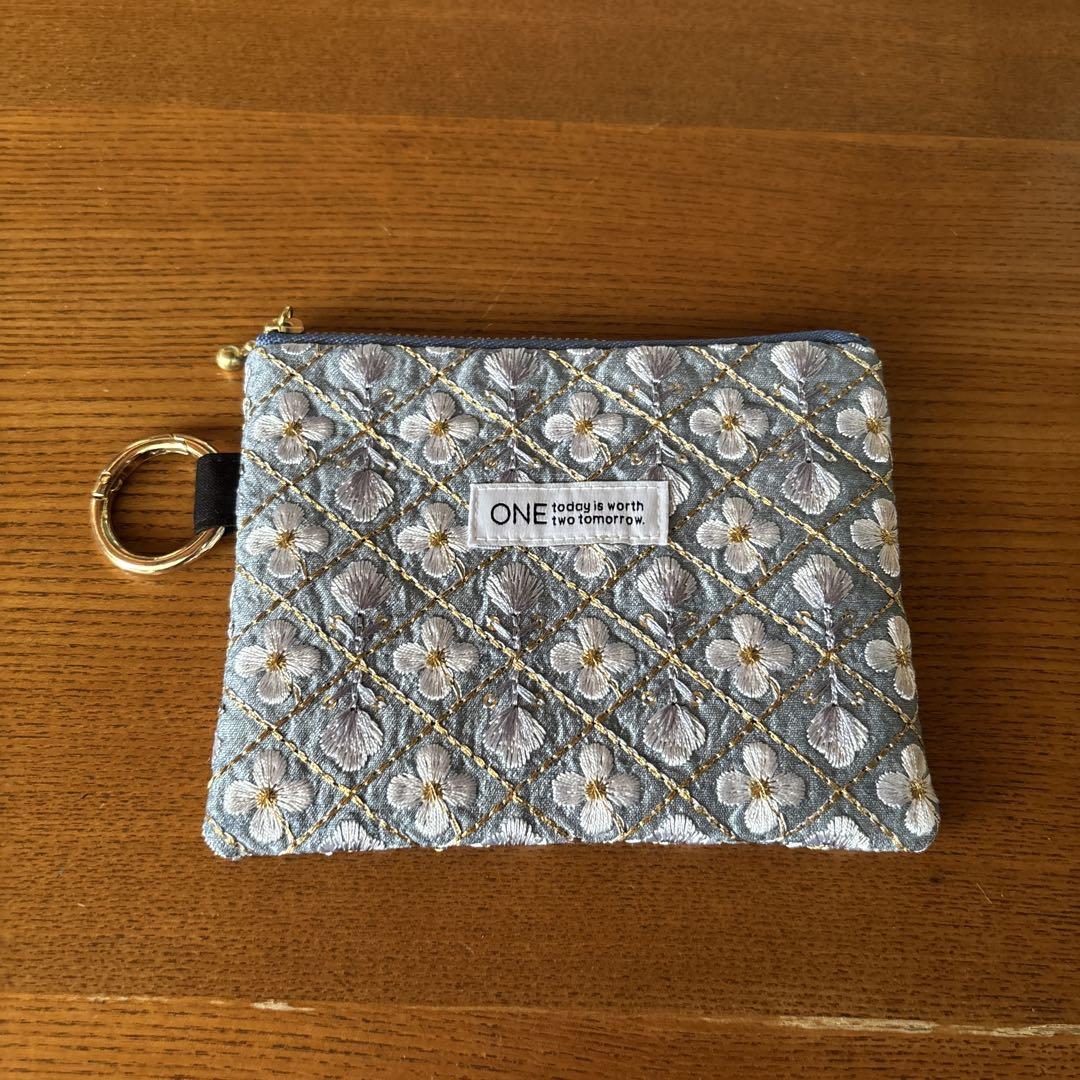 インド刺繍生地使用 ポーチ - メルカリ