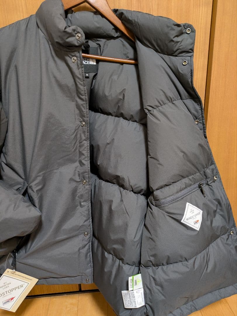 グレー ダウンジャケット 防水性 グレー ダウンジャケット 防水性
