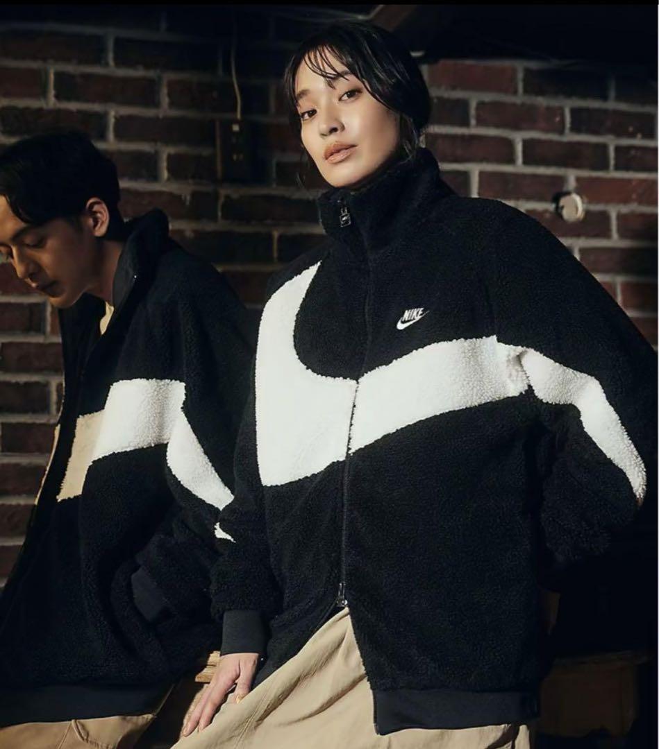 NIKE