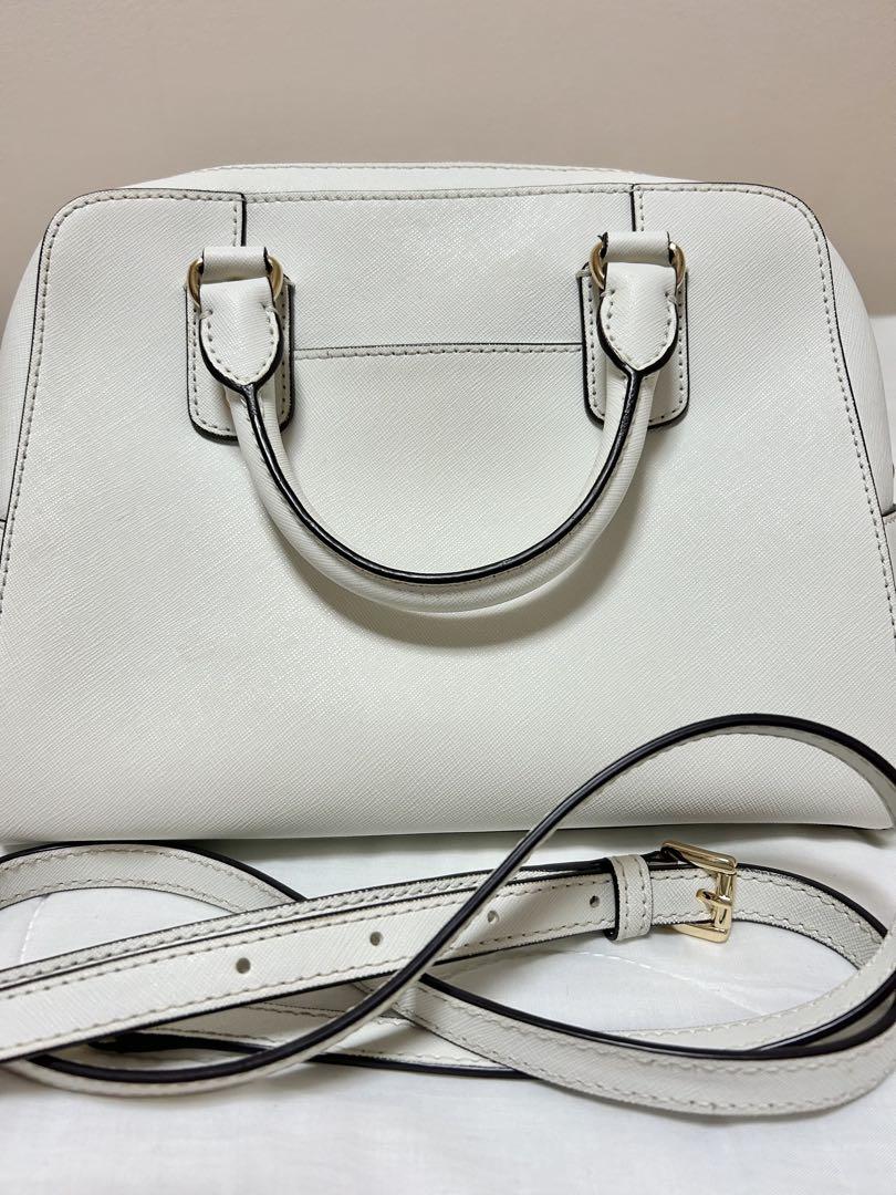 美品MICHAEL KORS ホワイトハンドバッグ　チャーム付