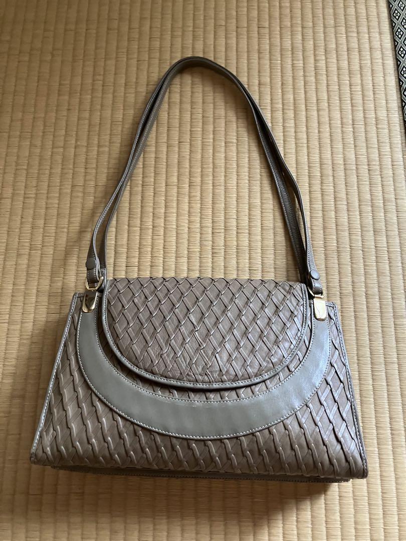 編み込みデザイン レザーバッグ